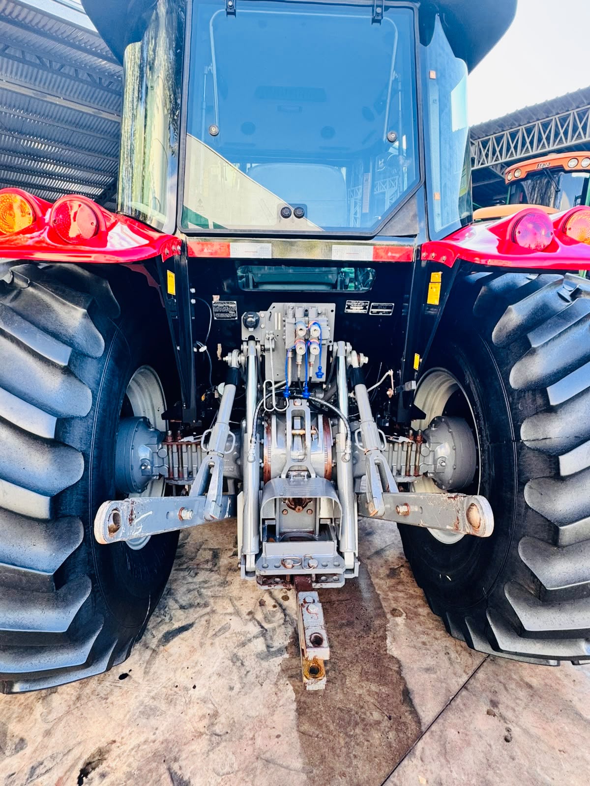 Trator Massey Ferguson 4297 - Ano 2015