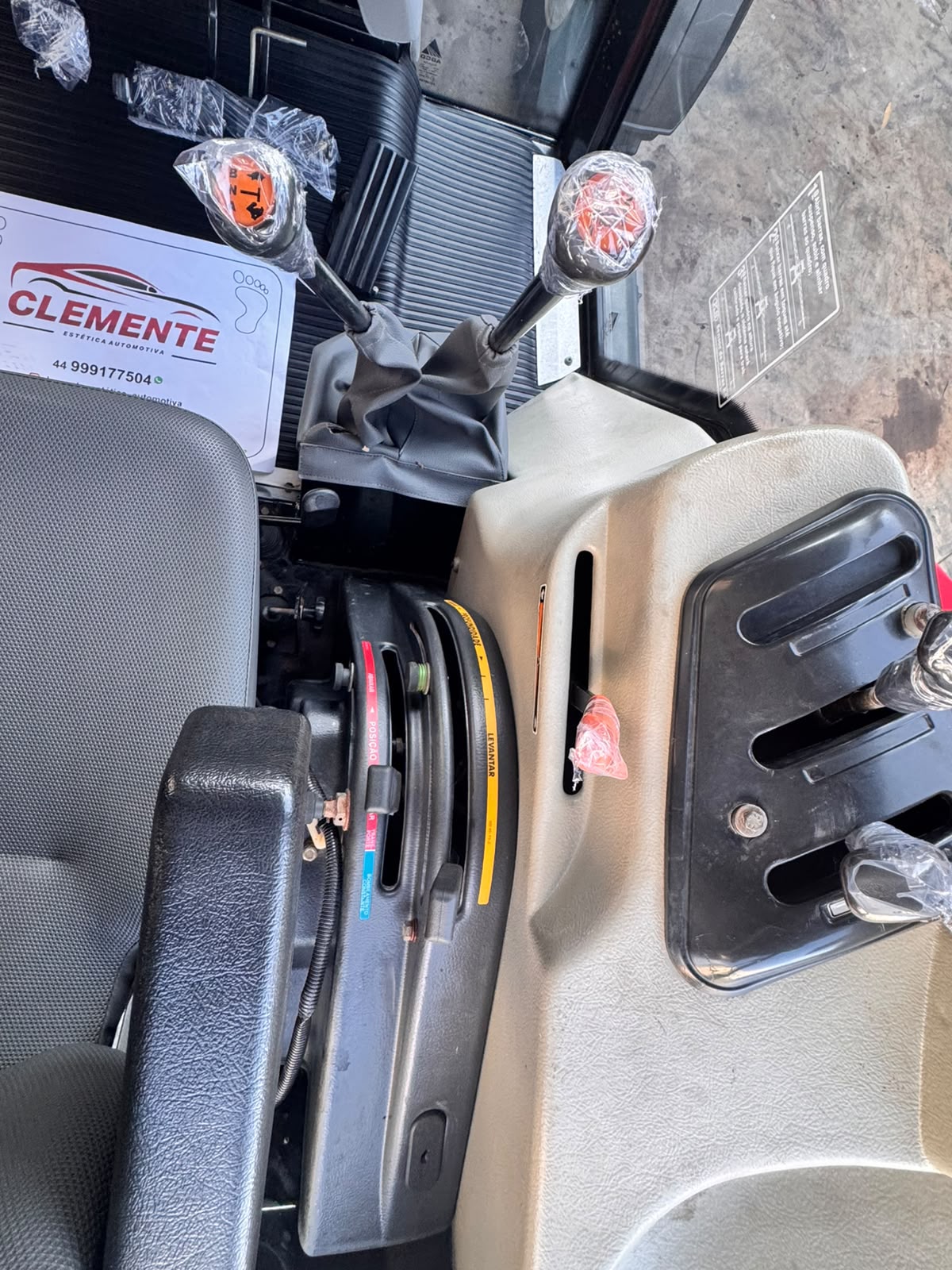 Trator Massey Ferguson 4297 - Ano 2015
